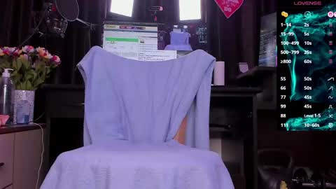 Laura online show from April 15, 2026, 2:40 am