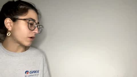 Snapshot of raiyvyn chatting on January 29, 2025, 4:05 am Ray Ray online show from January 29, 2025, 4:05 am