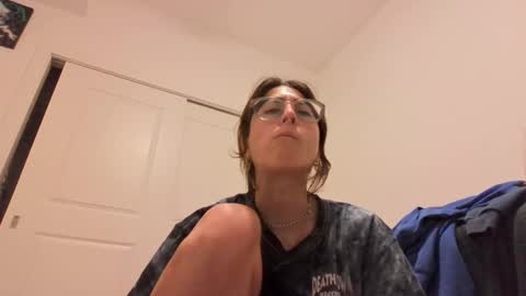 Snapshot of raiyvyn chatting on September 18, 2025, 4:25 am Ray Ray online show from September 18, 2025, 4:25 am