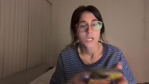 Snapshot of raiyvyn chatting on February 26, 2026, 4:44 am Ray Ray online show from February 26, 2026, 4:44 am