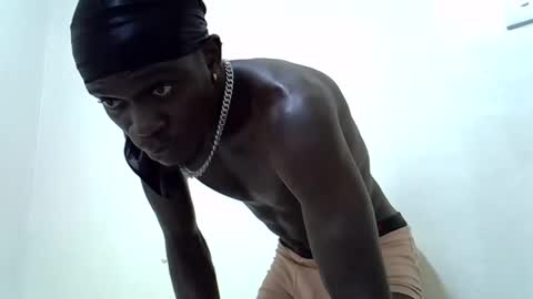 Snapshot of rakeem_1_ chatting on February 22, 2025, 10:29 am rakeem 1  online show from February 22, 2025, 10:29 am