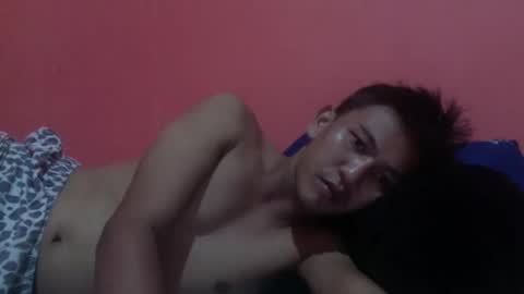 Snapshot of ralfhuge24 chatting on November 7, 2025, 10:15 am ralfhuge24 online show from November 7, 2025, 10:15 am