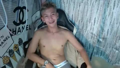 Snapshot of ralfhuge24 chatting on December 16, 2025, 5:45 am ralfhuge24 online show from December 16, 2025, 5:45 am