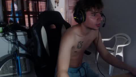 Snapshot of ramisexyloveyou chatting on February 9, 2025, 9:17 pm Ramiro online show from February 9, 2025, 9:17 pm