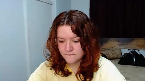 Snapshot of ramona15 chatting on October 18, 2025, 10:43 pm Ramona online show from October 18, 2025, 10:43 pm