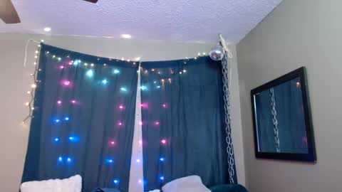    RAMONA Q   online show from January 15, 2025, 11:30 pm