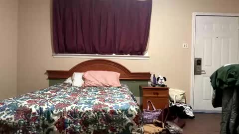    RAMONA Q   online show from November 24, 2025, 6:51 pm