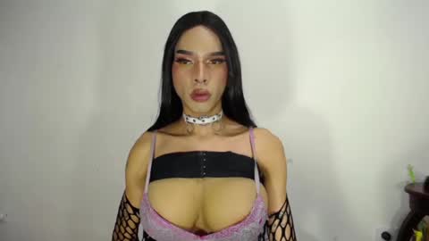 RamonaSmit online show from December 3, 2024, 9:45 pm