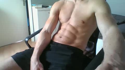 ramonjoosse2001 online show from April 9, 2026, 12:10 pm