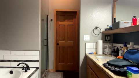 ramram043ramram043 online show from September 23, 2025, 5:21 am