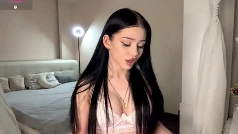 Luna online show from January 13, 2026, 4:23 pm