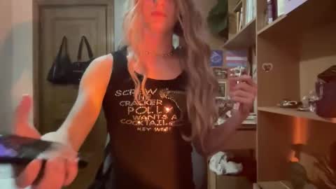 Snapshot of ranya_may chatting on April 18, 2026, 7:29 pm Ranya online show from April 18, 2026, 7:29 pm