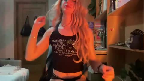 Snapshot of ranya_may chatting on April 18, 2026, 7:58 pm Ranya online show from April 18, 2026, 7:58 pm