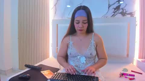 Snapshot of rapuzelhl chatting on May 8, 2026, 1:49 pm rapuzelhl online show from May 8, 2026, 1:49 pm