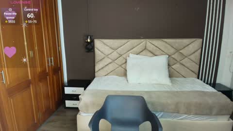 Raquel online show from February 3, 2025, 11:42 am