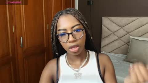 Raquel online show from October 6, 2025, 11:51 am