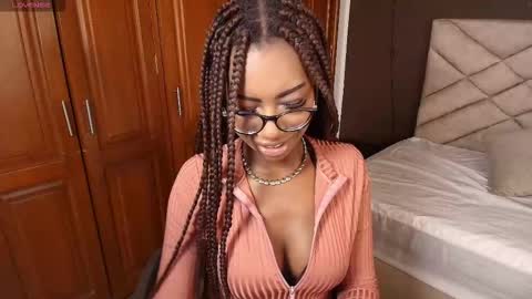 Snapshot of raqueljones_ chatting on February 1, 2026, 12:04 pm Raquel online show from February 1, 2026, 12:04 pm