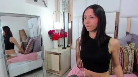 Raquelle online show from April 30, 2026, 12:22 pm