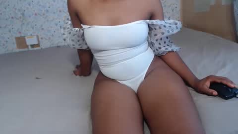 rarepetite online show from December 16, 2025, 8:08 am