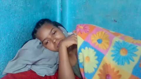 rasoelysca online show from December 16, 2025, 2:38 am