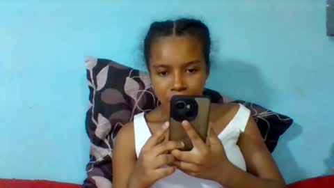 rasoelysca online show from January 6, 2026, 6:44 pm