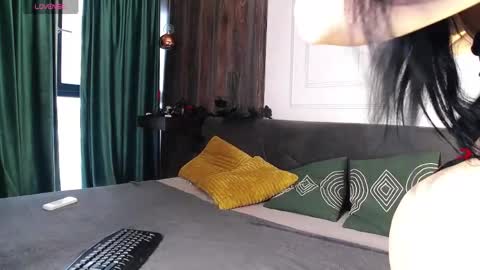 Raven Foxxy online show from April 10, 2026, 5:45 am