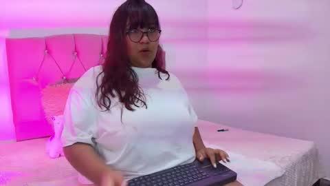 raven_gaze online show from September 19, 2025, 12:45 am