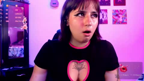 Snapshot of raven_gotic69 chatting on February 10, 2025, 3:57 am charlote rayen online show from February 10, 2025, 3:57 am