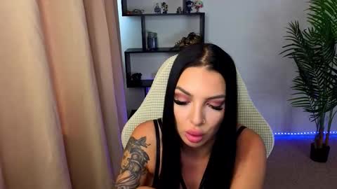 raven_inkk online show from November 20, 2025, 11:10 am