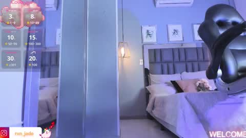 raven_jade_ online show from September 14, 2025, 3:49 am