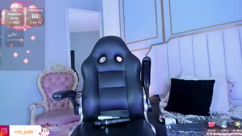 raven_jade_ online show from September 16, 2025, 4:02 am