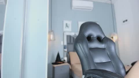 raven_jade_ online show from November 1, 2025, 7:16 pm