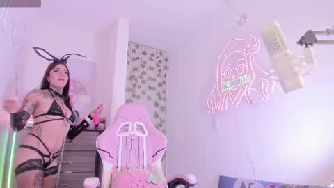 .  online show from October 24, 2025, 4:03 pm