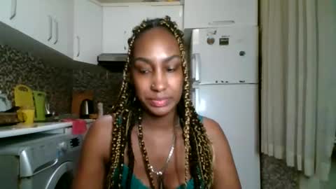 ravenbby online show from May 15, 2026, 6:15 pm