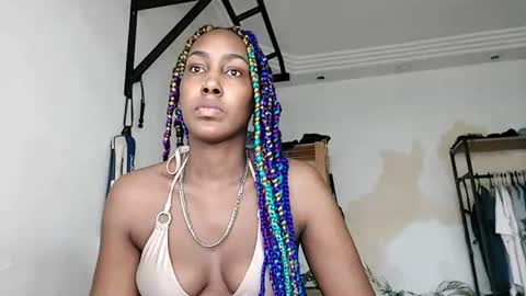 Snapshot of ravenbby chatting on July 1, 2026, 2:35 am ravenbby online show from July 1, 2026, 2:35 am