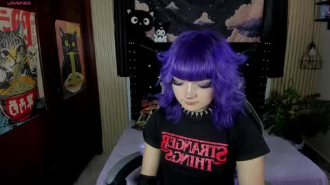 ravencollen online show from April 8, 2026, 11:37 pm