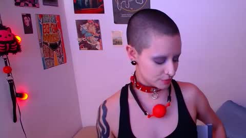 Snapshot of ravendarkness_ chatting on February 21, 2026, 8:54 pm ravendarkness_ online show from February 21, 2026, 8:54 pm