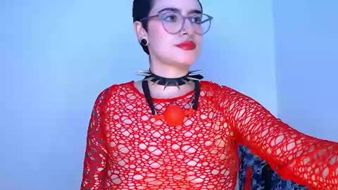 ravendarkness_ online show from July 31, 2026, 5:18 am