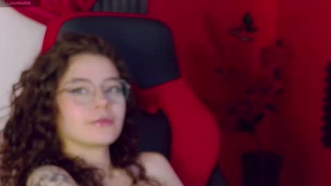 Snapshot of ravennmoonn chatting on October 2, 2025, 9:11 pm Raven online show from October 2, 2025, 9:11 pm