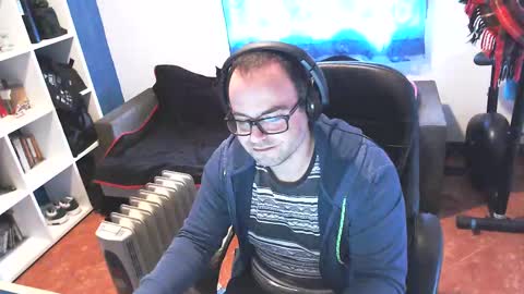 ravingr3d3 online show from February 18, 2025, 12:17 pm