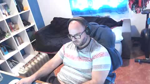 ravingr3d3 online show from March 5, 2025, 12:00 pm