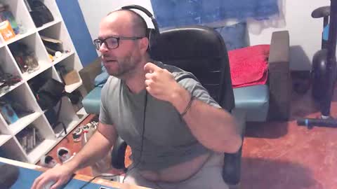 ravingr3d3 online show from September 18, 2025, 9:17 pm