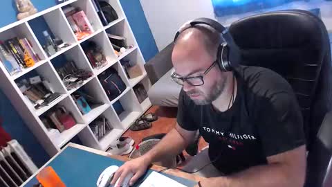 ravingr3d3 online show from September 23, 2025, 9:01 am