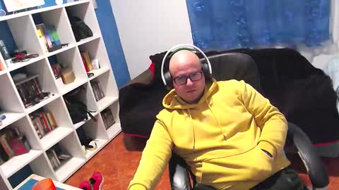 ravingr3d3 online show from December 16, 2025, 9:31 pm