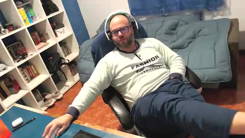 ravingr3d3 online show from January 11, 2026, 1:21 am