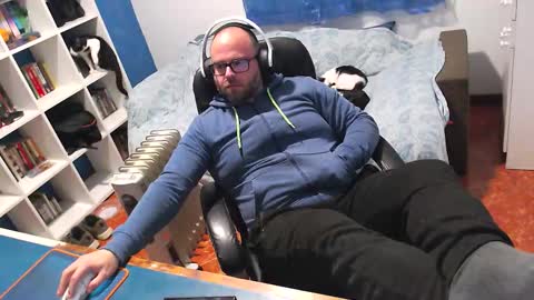 ravingr3d3 online show from February 10, 2026, 10:14 pm