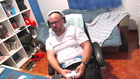 Snapshot of ravingr3d3 chatting on May 12, 2026, 8:50 pm ravingr3d3 online show from May 12, 2026, 8:50 pm