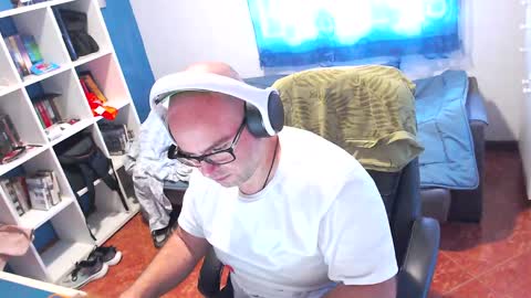 Snapshot of ravingr3d3 chatting on May 20, 2026, 11:16 am ravingr3d3 online show from May 20, 2026, 11:16 am