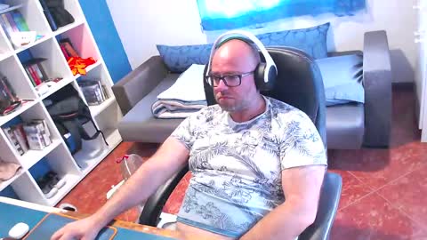 Snapshot of ravingr3d3 chatting on May 24, 2026, 3:28 pm ravingr3d3 online show from May 24, 2026, 3:28 pm
