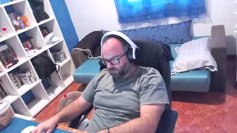 Snapshot of ravingr3d3 chatting on July 16, 2026, 9:59 am ravingr3d3 online show from July 16, 2026, 9:59 am